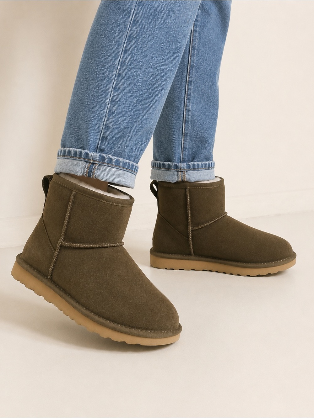 Clarks Olive Khaki Suede Ankle Boots Shearling Lined 11” Insole New